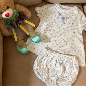 Carter’s Blue Floral Two-Piece NWT 6 Months